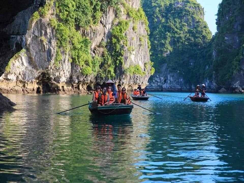 Du thuyền La casta 1 ngày